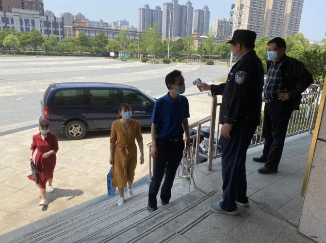 市防控指挥部到剧院检查复工复产 疫情防控工作