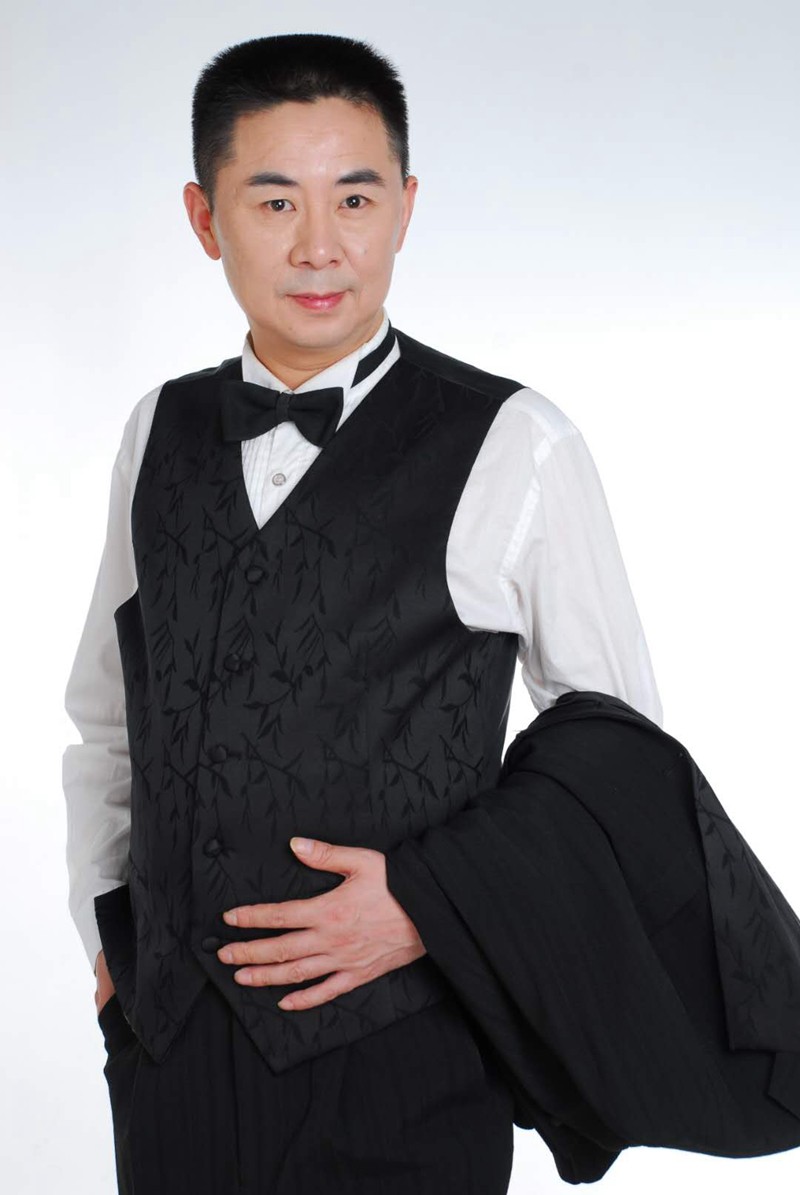 李华  国家二级演员