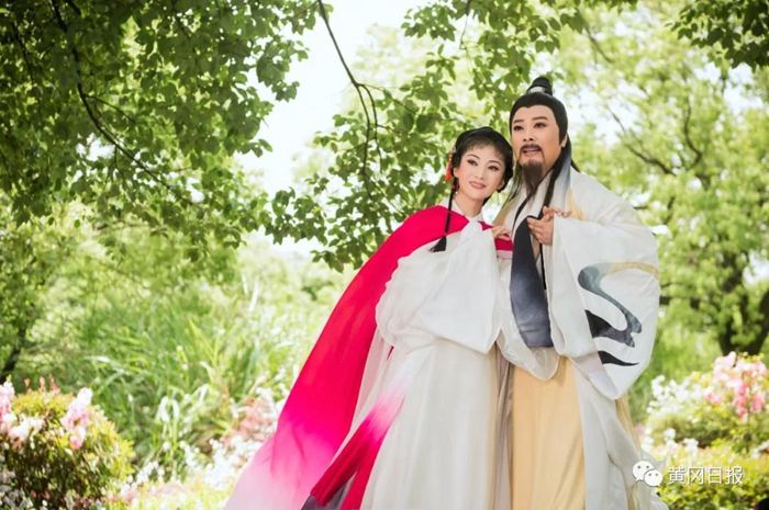 黄梅戏电影《东坡》在黄州首映