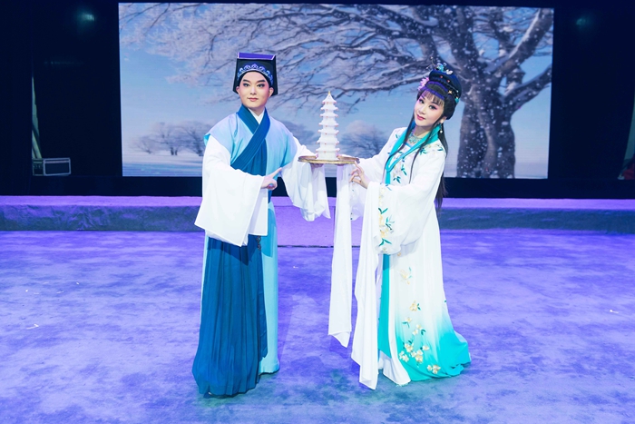 湖北省黄梅戏剧院实施人才培养工程结硕果