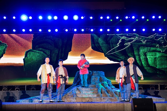 黄梅戏《大别山母亲》燃情遗爱湖