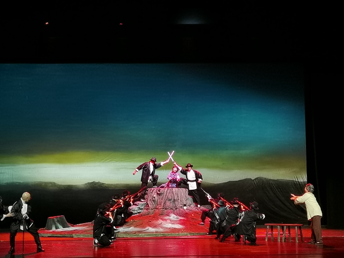 黄梅戏《大别山母亲》圆满完成保利院线巡演