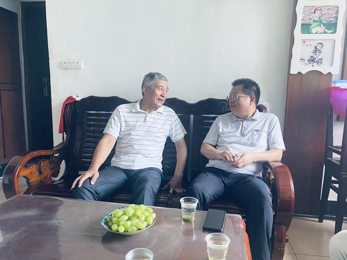 省黄梅戏剧院走访慰问党员代表