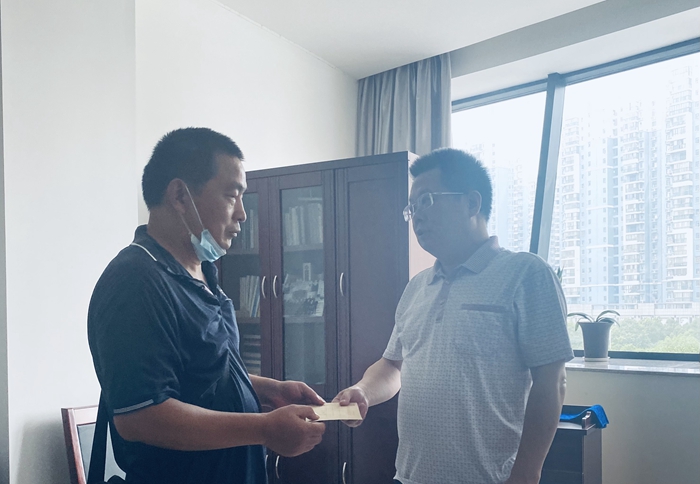 省黄梅戏剧院走访慰问党员代表