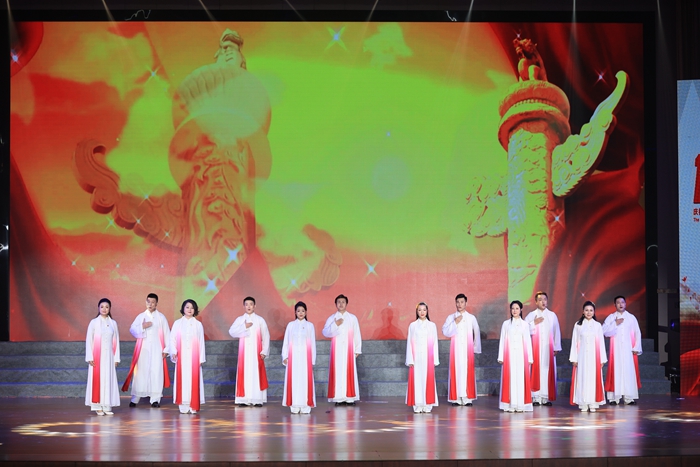 省黄梅戏剧院精彩节目为党献礼