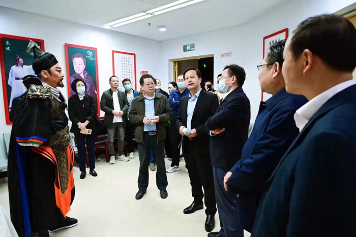 中国文联领导到省黄梅戏剧院调研