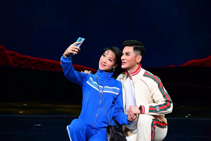 大型原创乡村振兴题材黄梅戏《情系红莲村》成功首演