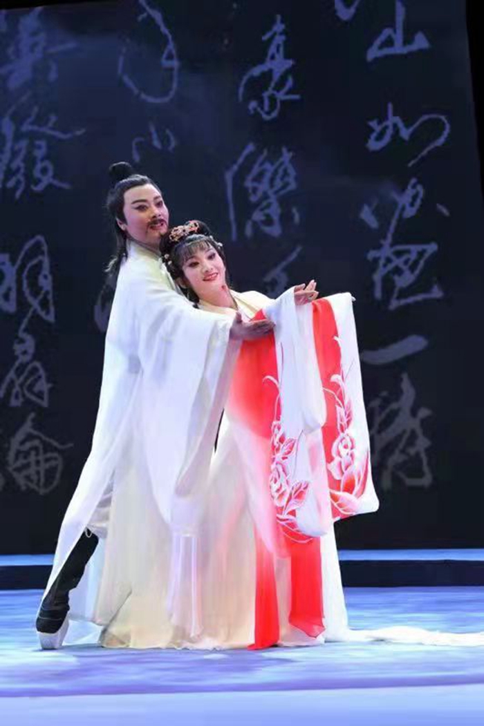 大型黄梅戏《东坡》亮相“两节”开幕式