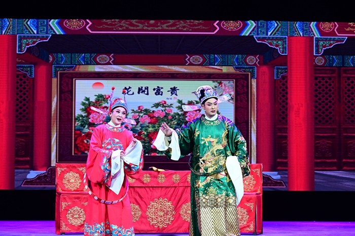 经典黄梅戏《女驸马》受青睐