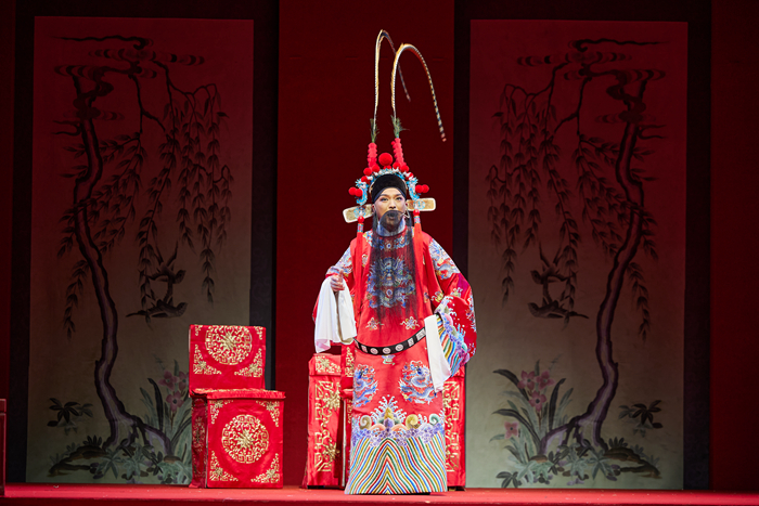 大型清装黄梅戏《名伶余三胜》